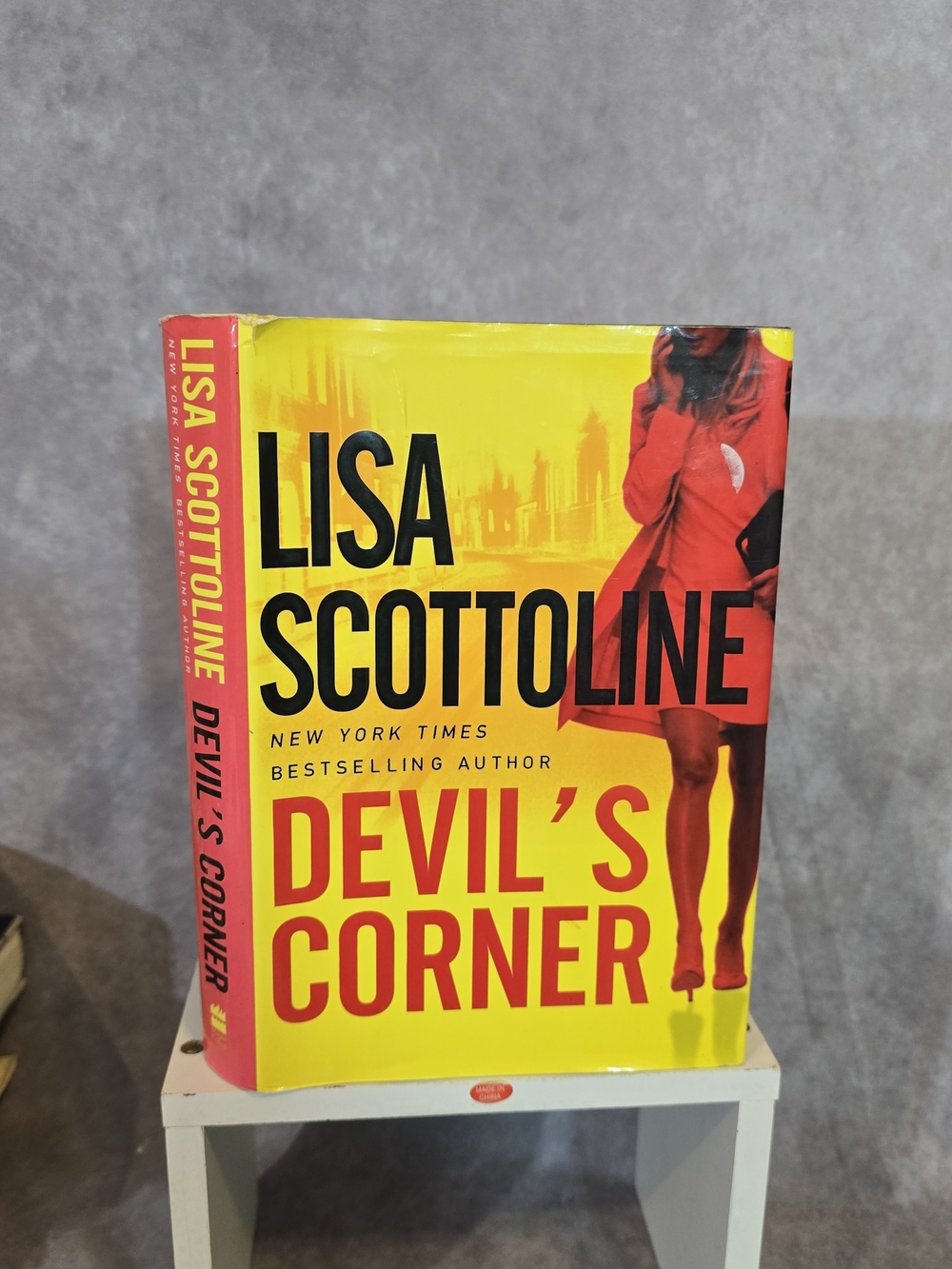 Lisa Scottoline "Devil's‎ Corner" Bright Yellow & Red Hard Cover